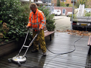 schoonmaken vlonders woningbouwvereniging